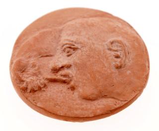 275568